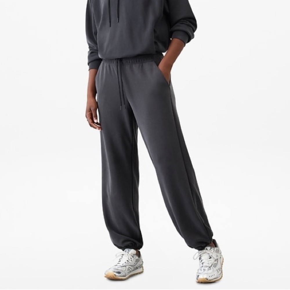Athleta Seasoft Mid-Rise Jogger in Black | XL | EUC